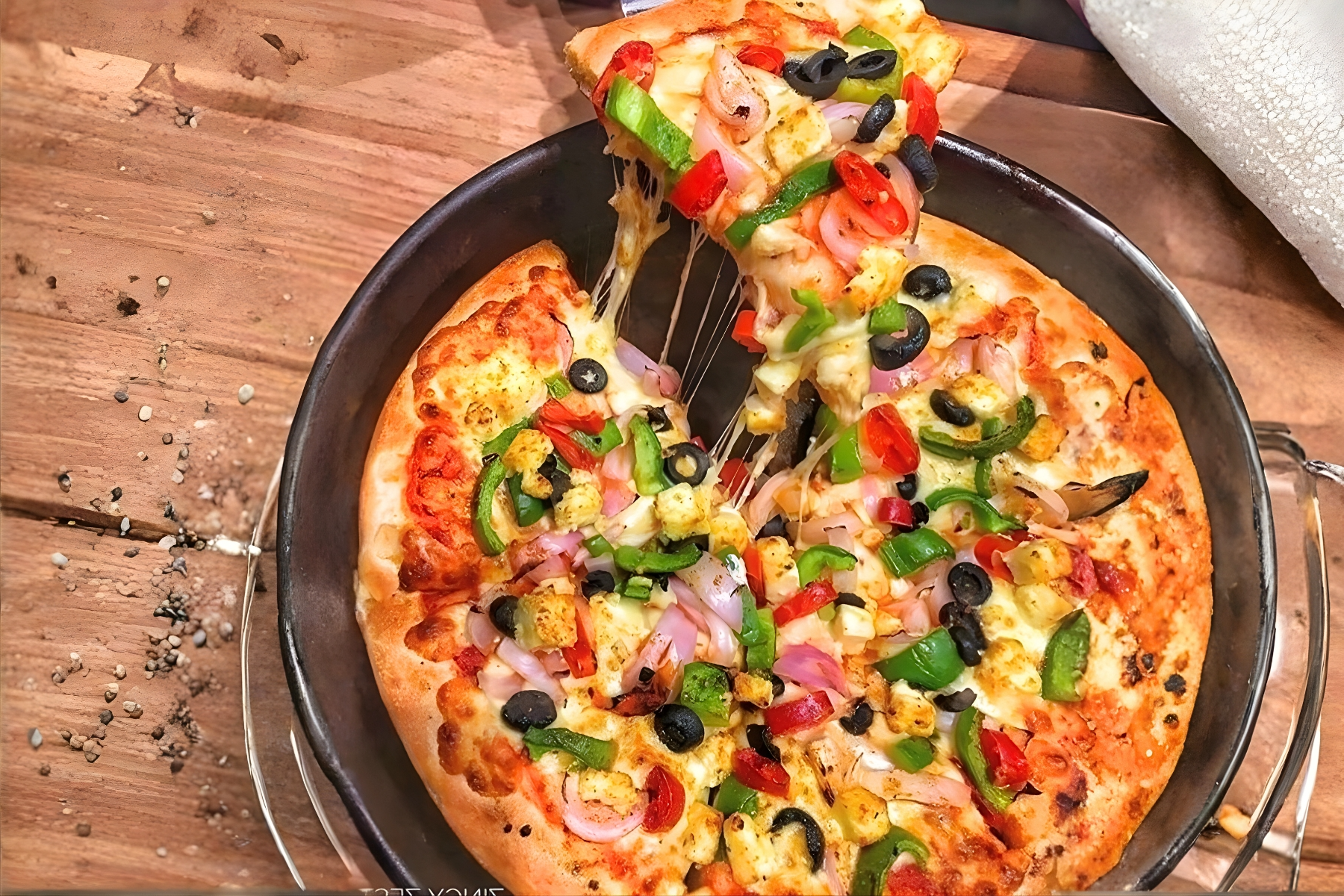 Veg Tandoori Paneer Pizza